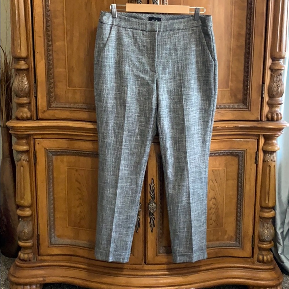 White House Black Market Slim Ankle Pant